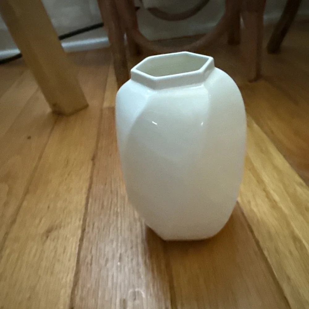 Mikasa Bone China 'Classique' Y1500/601 Vase 4